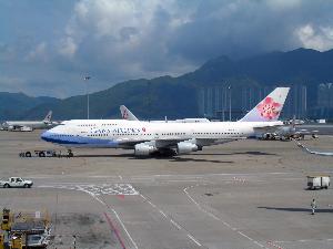 Модель самолёта Тайвань China Airlines Boeing 747 Airways China_Airlines_747-400_at_HKG.jpg